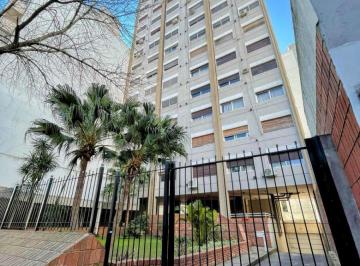 Departamento de 4 ambientes, La Plata · Semipiso Amplio Al Frente con Cochera Cubierta y Baulera.