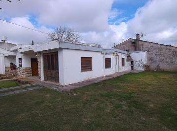 Casa · 150m² · 5 Ambientes · 2 Cocheras · Casa en Garin - Centro