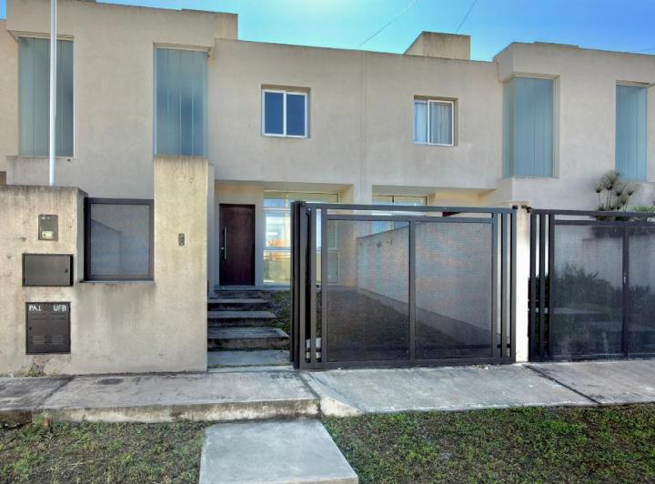 Casa · 99m² · 3 Ambientes · 1 Cochera