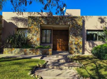 Casa de 6 ambientes, Maipú · Casa en Venta B° Liceo Country Club