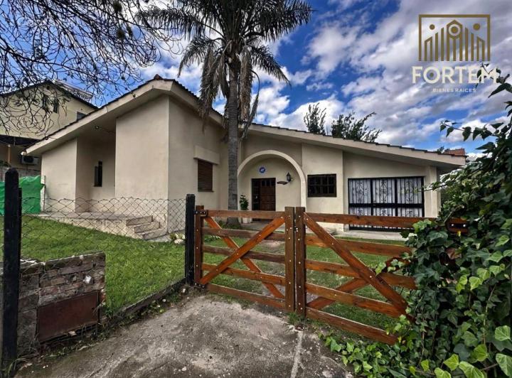 Casa · 197m² · 7 Ambientes · 1 Cochera