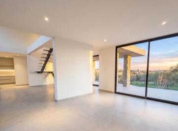 Casa · 394m² · 6 Ambientes · 2 Cocheras · Casa en Estancia El Terrón – 3 Dorm., Cava y Subsuelo – Entrega 2026