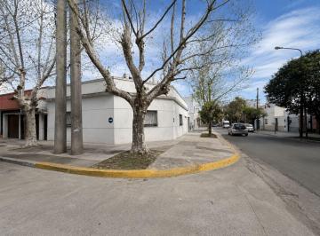 Casa · 120m² · 3 Ambientes · 1 Cochera · Casa en Venta en Ramos Mejia a Refaccionar