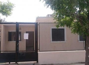 Casa · 5 Ambientes · 1 Cochera · Casa - Catriel
