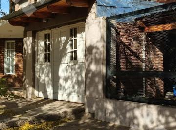 Casa · 200m² · 2 Dormitorios · 1 Cochera · Casa - Catriel