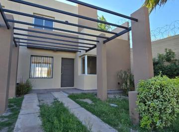 Casa · 100m² · 6 Ambientes · 2 Cocheras · Duplex en Barrio Furlotti