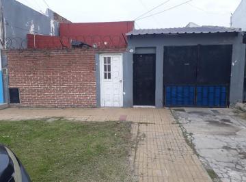 PH · 57m² · 2 Ambientes · Alquiler! PH 2 Amb Al Frente con Gran Patio – Gerli