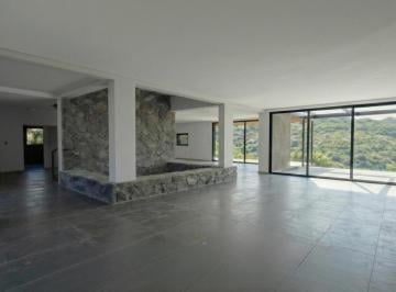 Casa · 335m² · 6 Ambientes · 2 Cocheras · Casa a Estrenar en La Deseada – 3 Dorm., Vistas y Diseño Premium