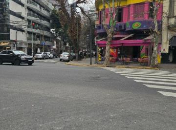Local comercial de 4 ambientes, Caballito · Venta Local Al Frente con Departamento con Patio Sobre Avd Diaz Velez Caballito
