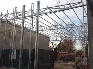 Bodega-Galpón · 204m² · Galpón en Venta Funes 204 m²
