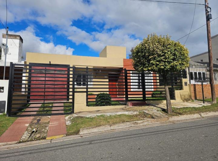 Casa · 119m² · 5 Ambientes · 1 Cochera