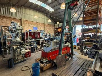 Bodega-Galpón · 250m² · 2 Dormitorios · Galpón en Alquiler – Coquimbito, Maipú