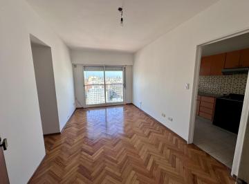 Departamento · 39m² · 2 Ambientes · Muy Lindo 2 Amb en un Piso Alto con Excelente Vista Panorámica y Luz Todo El Día.