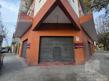 Local comercial · 60m² · 1 Ambiente · Local a La Calle - en Esquina