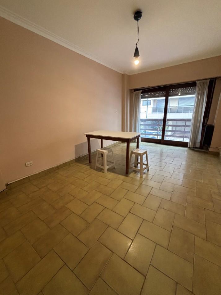 Depto 2 amb en alquiler, 60m² con balcón y patio — La Perla