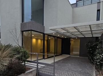 PH · 149m² · 3 Ambientes · 1 Cochera · PH en Venta en Barrio Dalvian