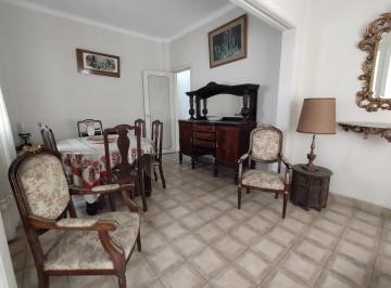 Casa · 120m² · 5 Ambientes · Casa Apto Vivienda o Uso Comercial.