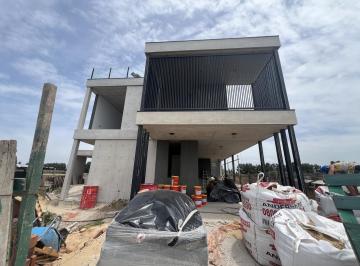 Casa · 309m² · 6 Ambientes · 4 Cocheras · Casa en Nordelta - Los Puentes