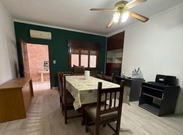 Casa · 150m² · 2 Dormitorios · 1 Cochera · Venta de Casa 2 Dorm. y Salón Comercial, Allen, Rio Negro