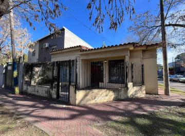 Casa · 182m² · 5 Ambientes · 1 Cochera · Casa de 3 Dorm. en Fisherton
