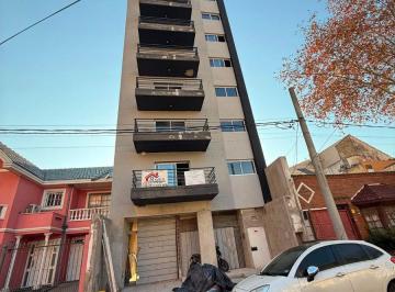 Departamento de 2 ambientes, Lanús · En Venta Dptos 2 Amb Contrafte Semipiso con Balcon y Coch Opc en Lanus