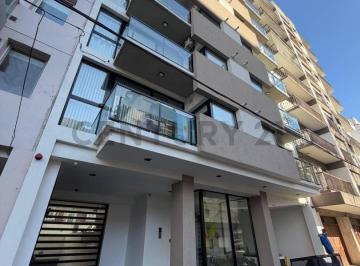 Departamento · 77m² · 3 Ambientes · Semipiso 3 Ambientes de Categoria C/ Balcon Zona Plaza Mitre