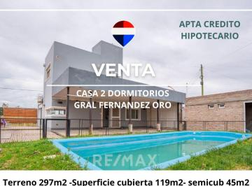 Casa · 102m² · 3 Ambientes · 1 Cochera · Venta Casa Dos Dorm. C/ Pileta Fernandez Oro