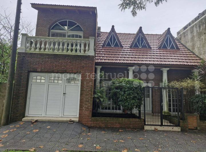 Casa · 125m² · 5 Ambientes · 1 Cochera