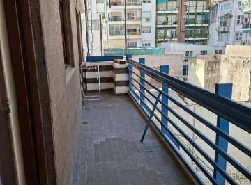 Departamento de 3 ambientes, Balvanera · Dpto Amoblado de 3 Ambientes Contrafrente con Balcón Orientación Este