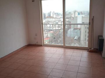 Departamento · 47m² · 3 Ambientes · Departamento 3 Amb Lateral con Balcón Francés en Alquiler en San Cristobal