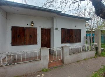 Casa · 120m² · 4 Ambientes · 2 Cocheras · El Chelito Casa en Tortuguitas Calle Lisandro de La Torre 4400