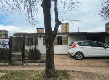 Casa de 8 ambientes, Villa Allende · Casa de 3 Dorm. Villa Allende