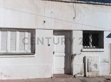 Casa · 75m² · 4 Ambientes · Venta de Casa Interna a Reciclar en Godoy Cruz