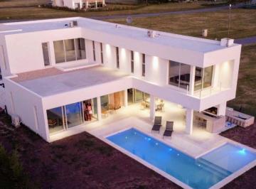 Casa · 250m² · 4 Ambientes · 2 Cocheras · Casa 4 Ambientes Greenville, Hudson. Venta