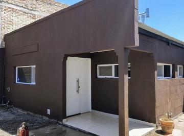 Casa · 107m² · 2 Dormitorios · 1 Cochera · Casa