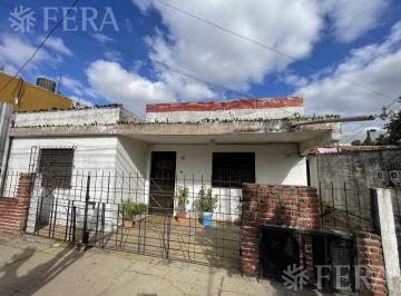 Casa · 108m² · 6 Ambientes · Venta Casa Para Dos Familias en Monte Chingolo