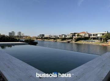 Casa · 382m² · 5 Ambientes · 4 Cocheras · Casa en Venta a La Laguna en Virazon Nordelta