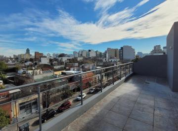Departamento · 52m² · 2 Ambientes · Alquiler Departamento Duplex con Terraza Villa Crespo