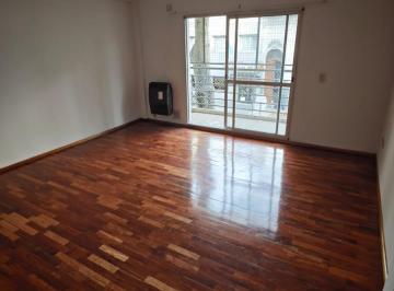 Departamento · 38m² · 2 Ambientes · Venta Departamento 2 Ambientes Al Frente con Balcón. Luminoso. Parrilla. Moreno Al 3000. Balvanera.
