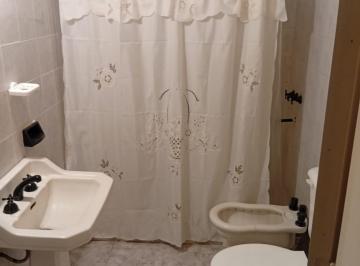 baño · Casa Al Frente, PH, 2 Dorn, Patio, Galpon