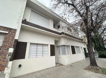 Casa · 130m² · 4 Ambientes · Casa en Belgrano R