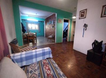Casa · 122m² · 5 Ambientes · 2 Cocheras · Venta - Casa - Burzaco - 5 Ambientes - Oportunidad - Rentabilidad