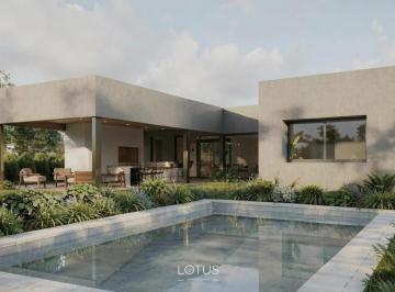 Casa · 240m² · 6 Ambientes · 2 Cocheras · La Finca I - Funes