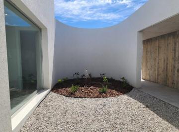 Casa · 222m² · 7 Ambientes · 2 Cocheras · Vida Club de Campo Barrio Privado - Funes
