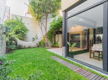 Casa · 264m² · 4 Ambientes · 2 Cocheras · Casa Moderna Al Frente + Casa a Reciclar Al Fondo. Lote 8 X 29. Jardin. Cochera. Parrilla. Avellaneda