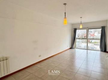 Departamento · 70m² · 3 Ambientes · 1 Cochera · Departamento en Mar del Plata - Venta - a La Calle con Balcon