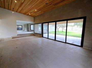 Casa · 1650m² · 4 Ambientes · 3 Cocheras · Casa Categoría 3 Dorm. Fondo Golf - Estancia El Terron