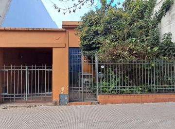 Casa · 131m² · 2 Ambientes · 1 Cochera · Venta Casa Lote Propio a Refaccionar V del Parque