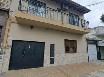 PH · 84m² · 4 Ambientes · 1 Cochera · PH Al Frente de 4 Amb con Espacio Guarda Coche