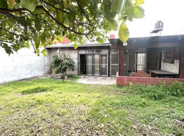 PH · 85m² · 3 Ambientes · 2 Cocheras · Venta Casa de Pasillo 2 Dorm., Rosario